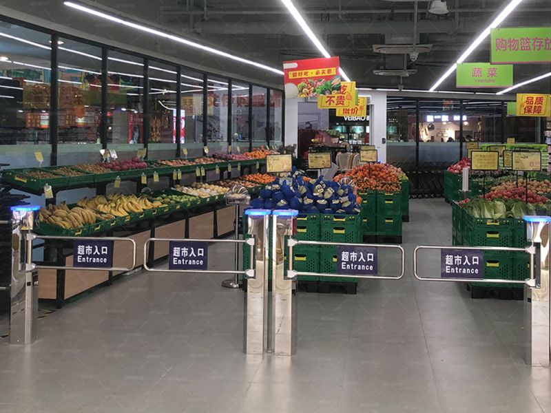 Ang mga chain supermarket ay naglalagay ng patayong American supermarket swing gate