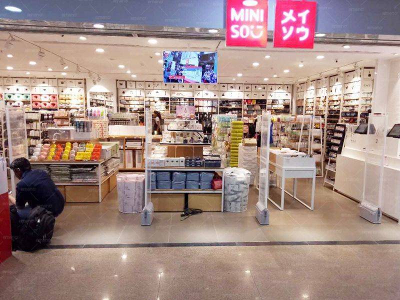 Ang MINISO boutique ay nag-install ng CuboM AM7806 security door