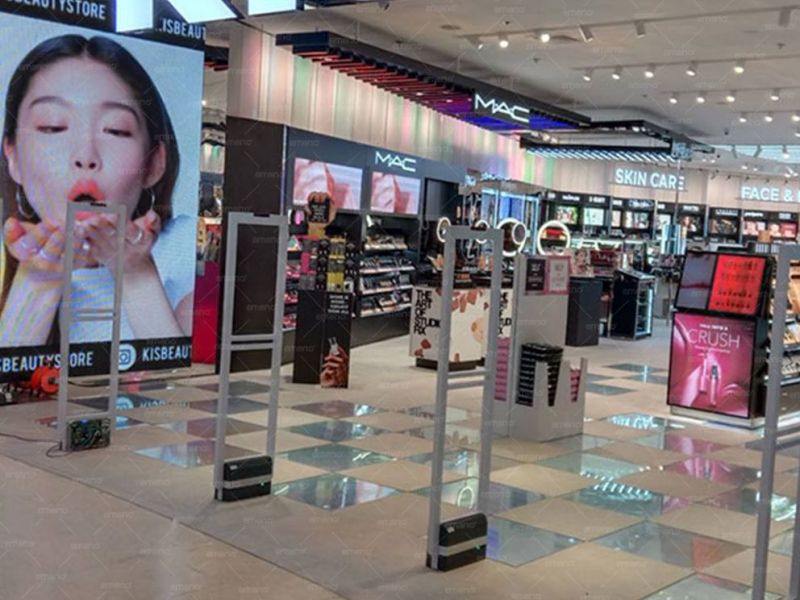 Ang tindahan ng KIS Cosmetics ay nag-install ng AM8208 anti-theft system